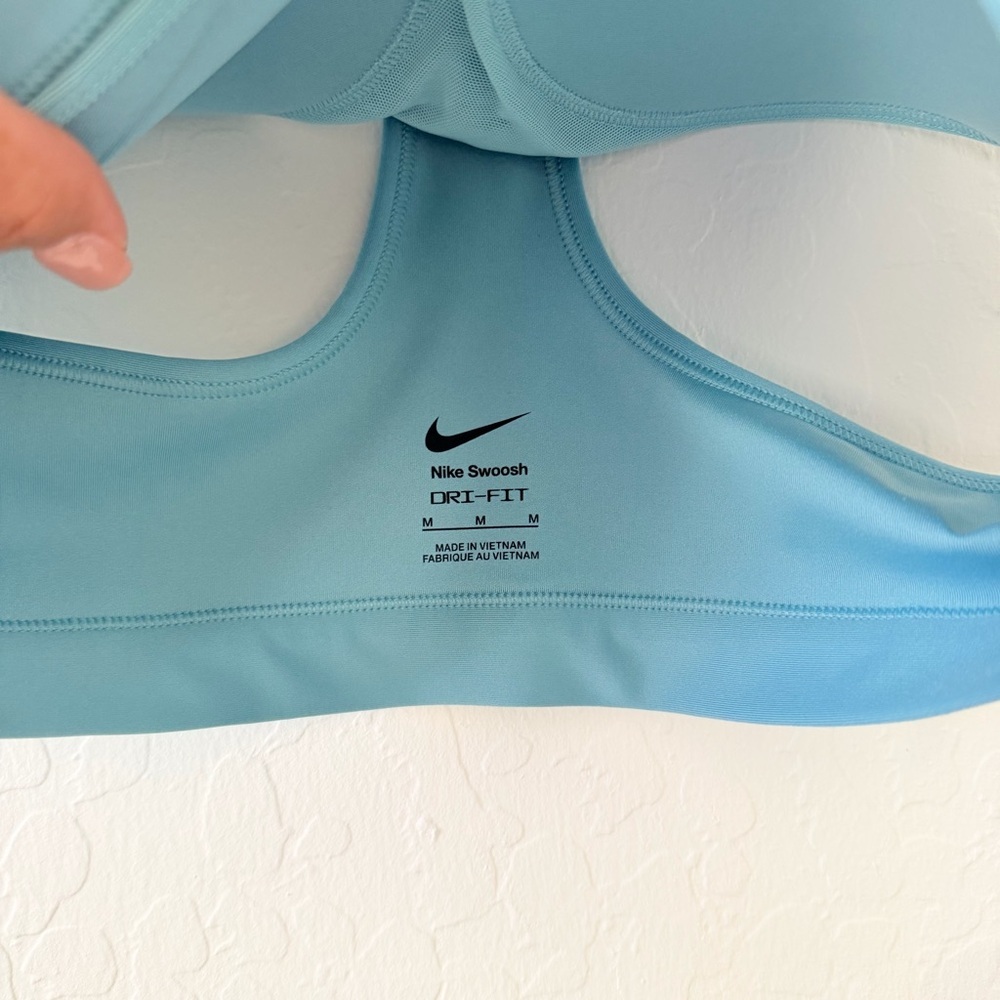Nike Women's Swoosh Light Blue Sports Bra - Picture 4 of 6